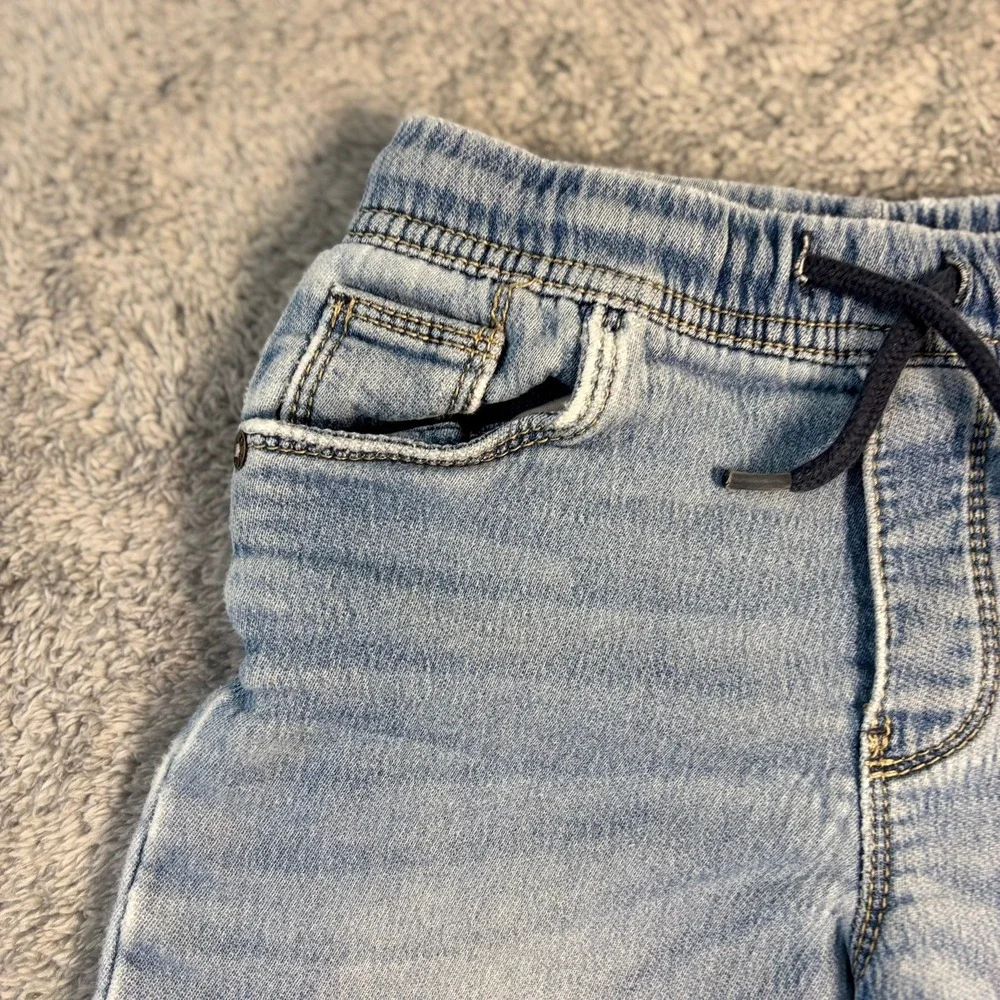 OshKosh Bgosh Boys Light Wash Knit Denim Elastic Waist Shorts 5T 2K318710